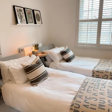 The Limes - Beautiful Townhouse In Oakham Apartment Exterior photo