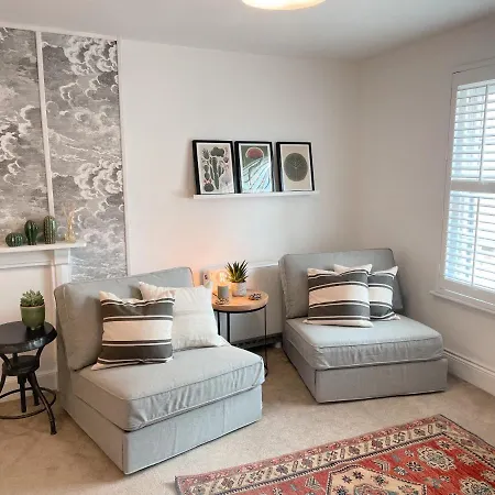 The Limes - Beautiful Townhouse In Oakham Apartment Exterior photo
